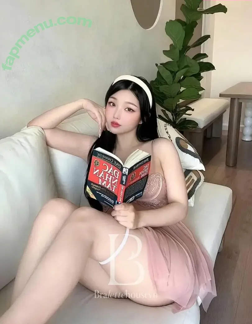 Duyenn Hipp nude photo #2133 (duyenn.hipp)