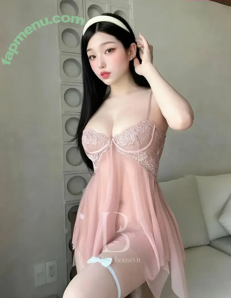 Duyenn Hipp nude photo #2141 (duyenn.hipp)