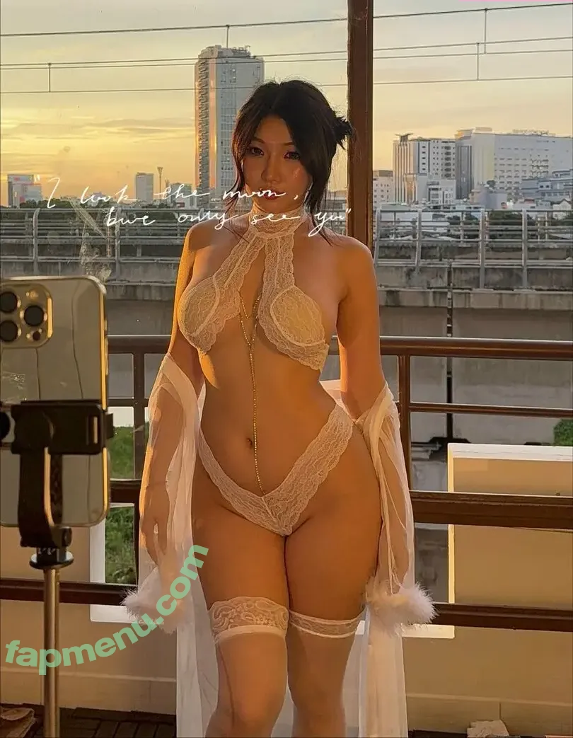 Duyenn Hipp nude photo #2145 (duyenn.hipp)