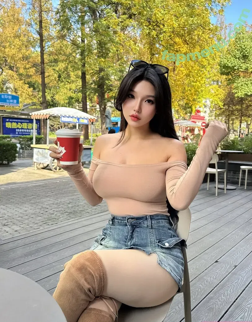 Duyenn Hipp nude photo #2181 (duyenn.hipp)