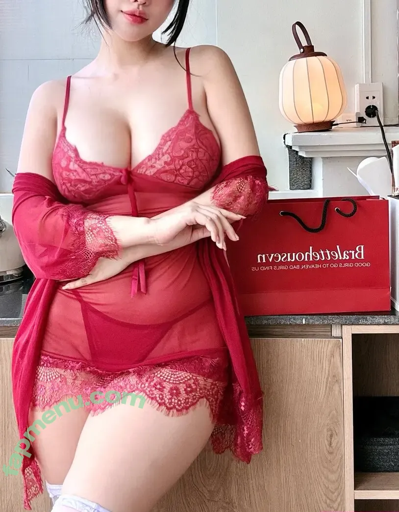 Duyenn Hipp nude photo #2197 (duyenn.hipp)