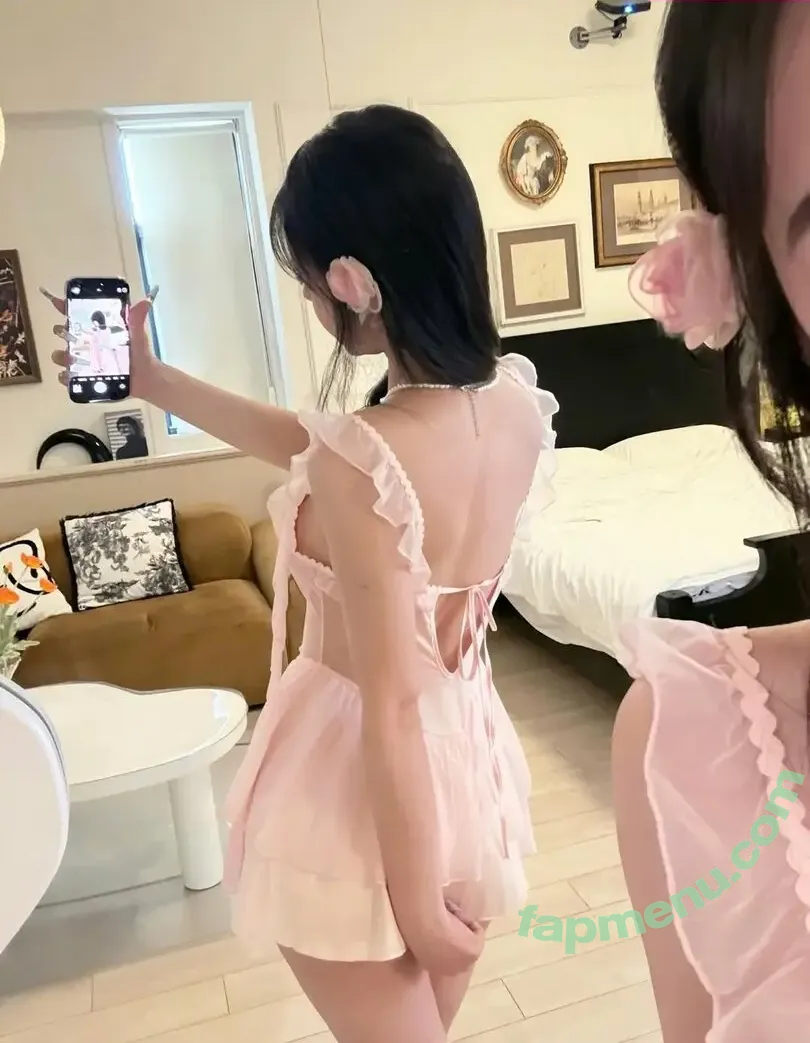 Duyenn Hipp nude photo #2245 (duyenn.hipp)