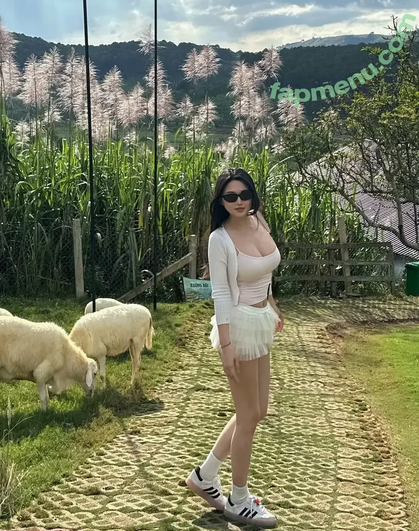 Duyenn Hipp nude photo #2254 (duyenn.hipp)