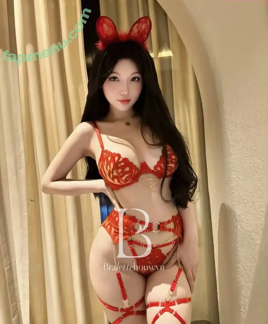 Duyenn Hipp nude photo #2298 (duyenn.hipp)