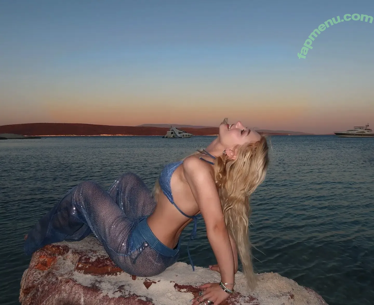 Duygu German nude photo #0160 (duygu.grmn)