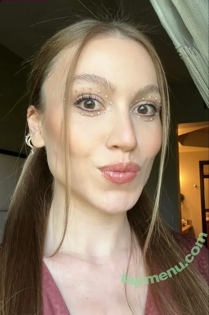 Duygu Özaslan nude photo #0028 (duyguozaslan)