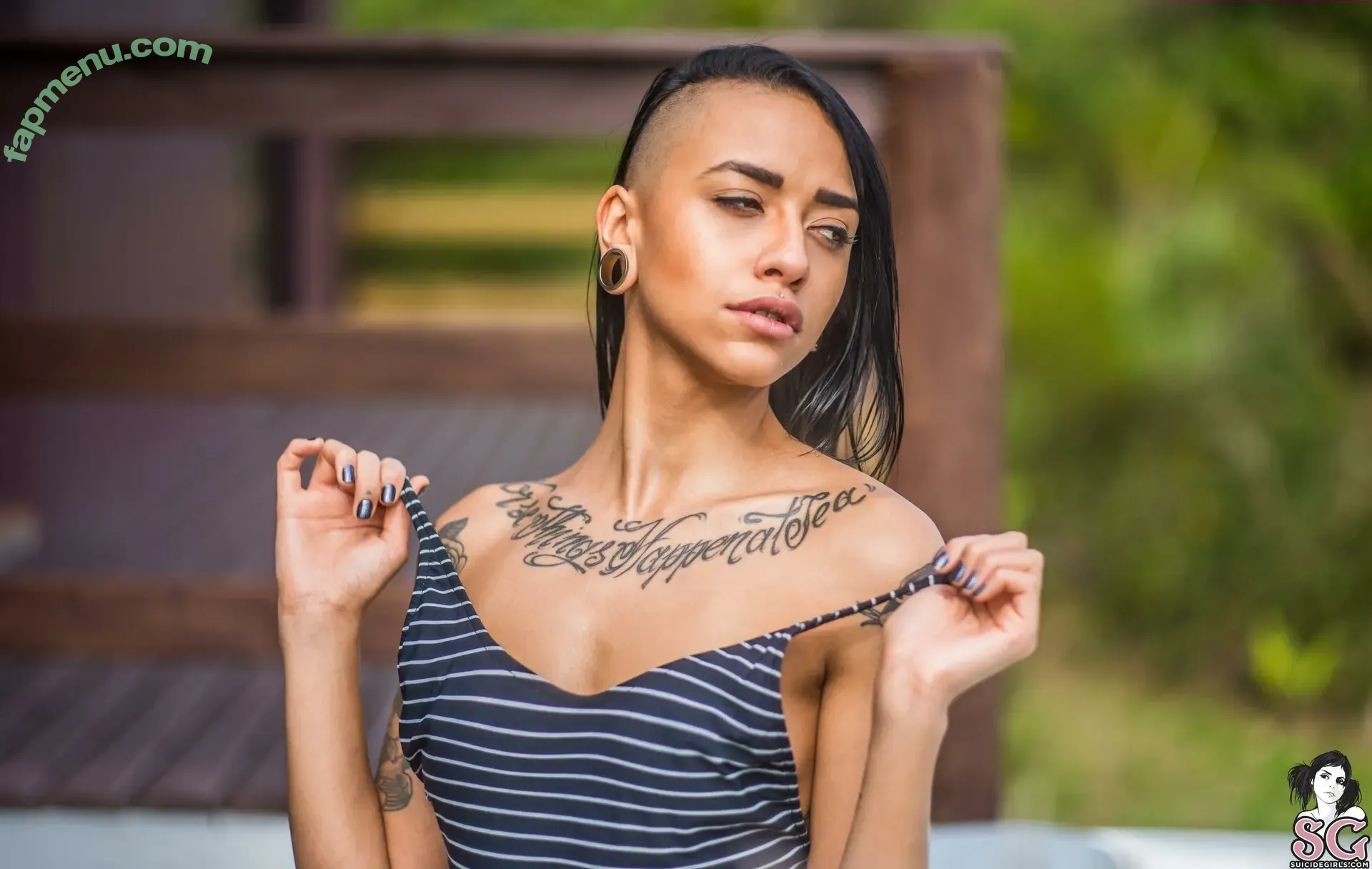 DWWG nude photo #0010 (dwwgsg / dwwgsuicide)