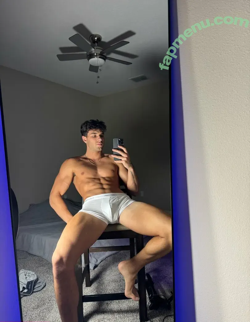 dylan.nichols13 nude photo #0002 (dylan.nichols13)