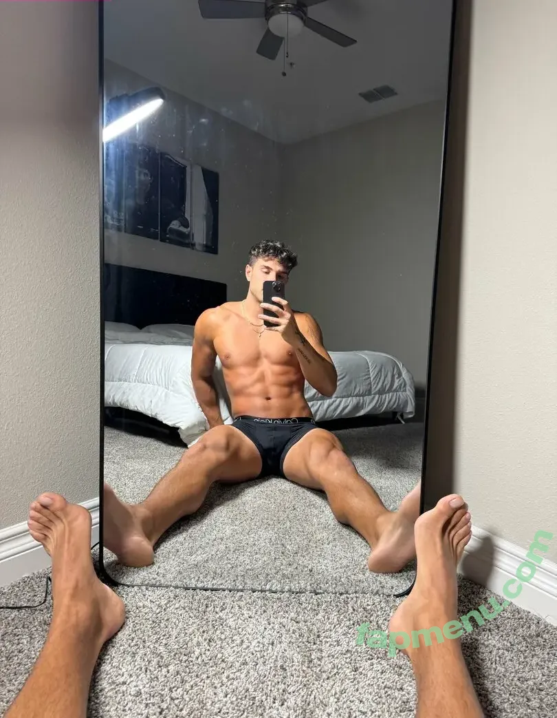dylan.nichols13 nude photo #0003 (dylan.nichols13)