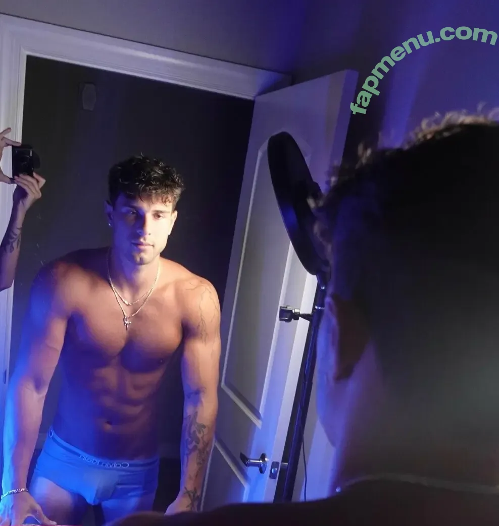 dylan.nichols13 nude photo #0022 (dylan.nichols13)