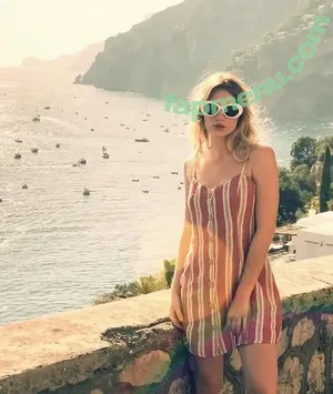 E. Fletcher / emilystellafletcher nude photo #0024