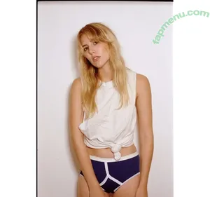 E. Fletcher / emilystellafletcher nude photo #0043