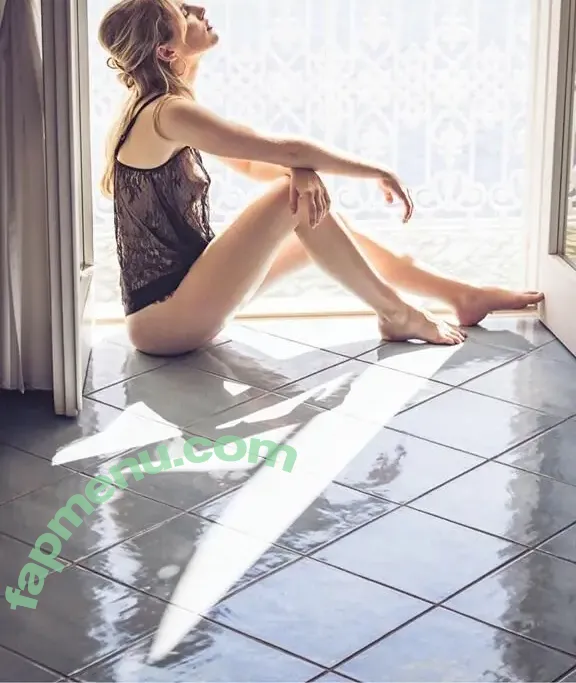 E. Fletcher nude photo #0031 (emilystellafletcher)