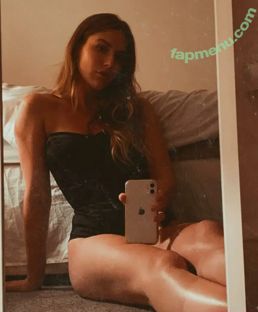 E. Fletcher nude photo #0056 (emilystellafletcher)