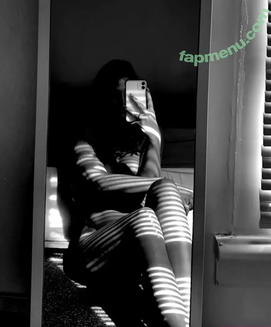 E. Fletcher nude photo #0059 (emilystellafletcher)