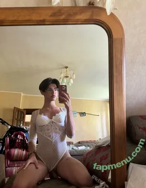 e_l_i9_a / eliiia_a nude photo #0031