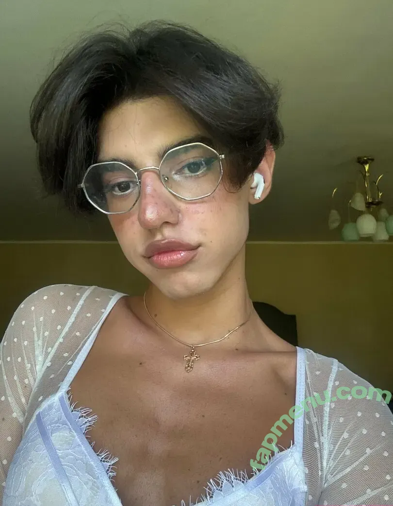 e_l_i9_a nude photo #0025 (eliiia_a)