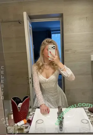 e.prasko / prasko.e nude photo #0028