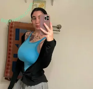 e1ish3va / artist with big fake boobs / betsys_art nude photo #0021