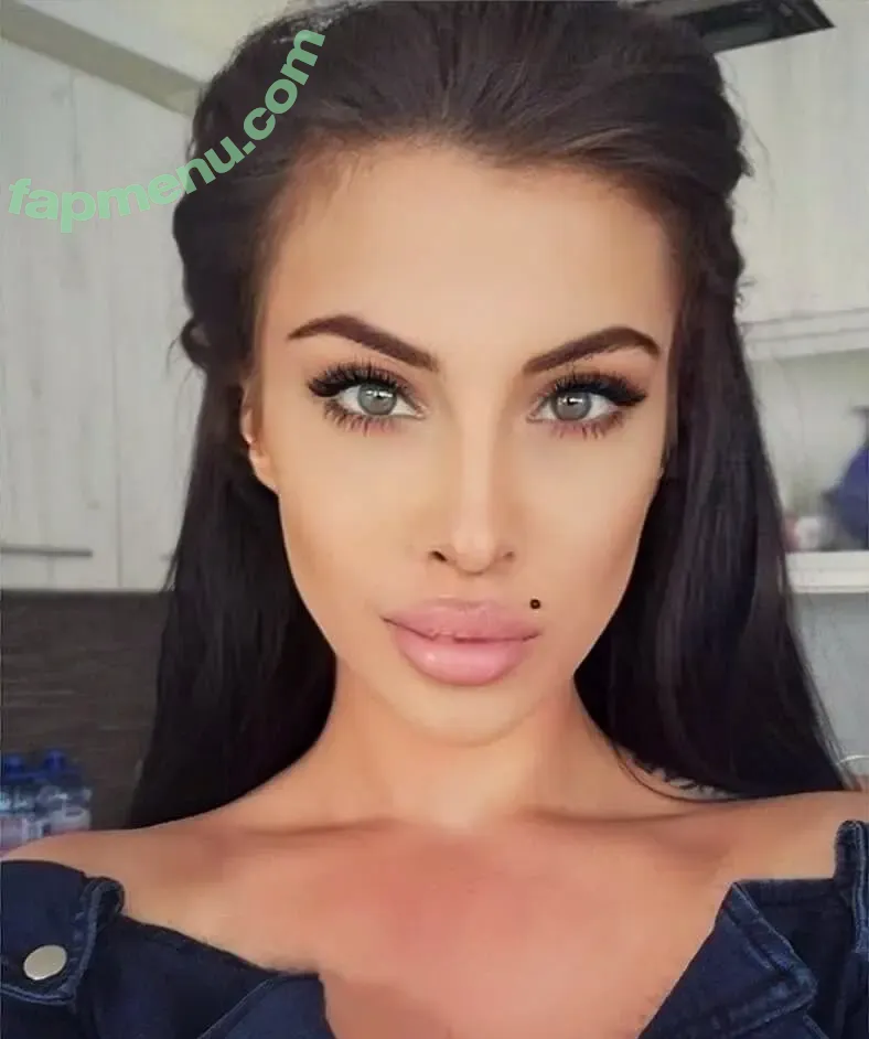 earminow nude photo #0012 (Amelie U)