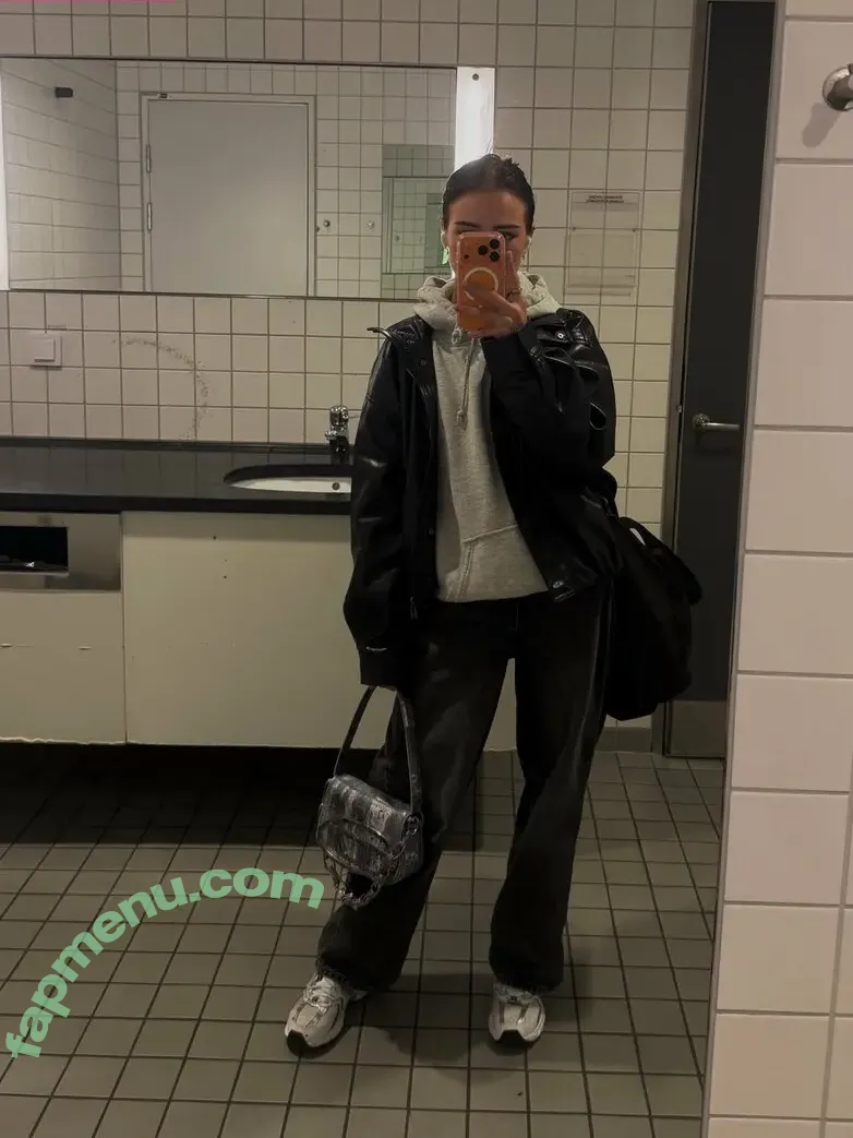 eastahh nude photo #0041 (esterbjoru)