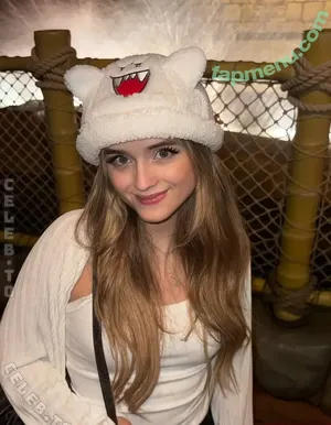 easyemi / easyemii nude photo #0015