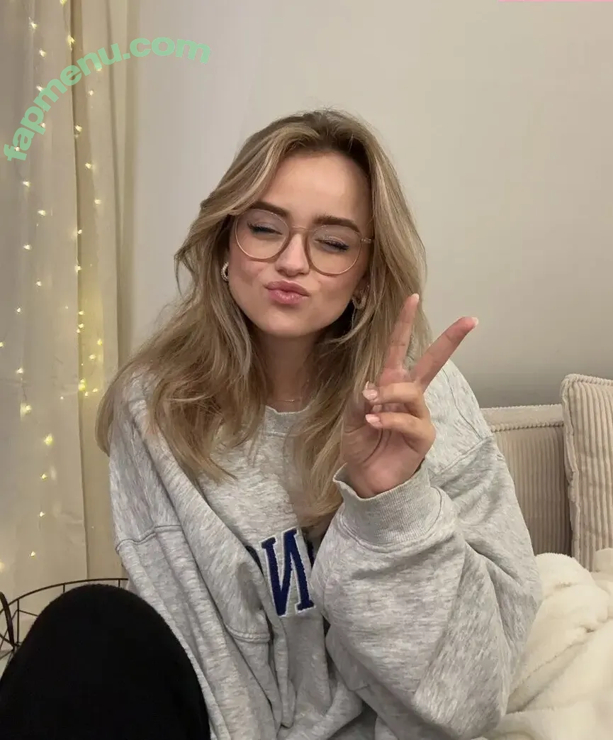 easyemi nude photo #0003 (easyemi)