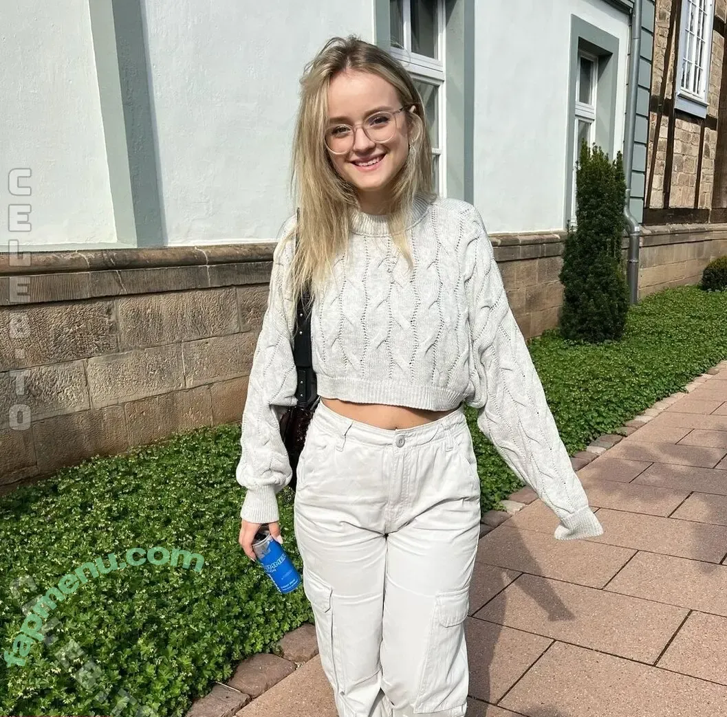 easyemi nude photo #0005 (easyemii)