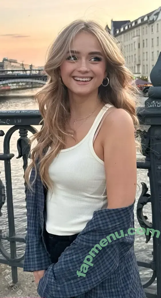 easyemi nude photo #0020 (easyemii)