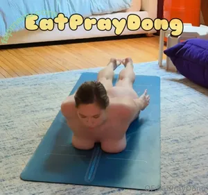 Eat Pray Dong / eatpraydong / epdtravels nude photo #0001