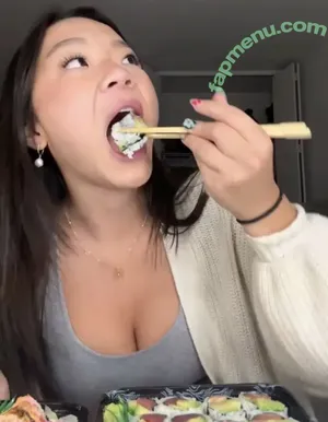 eatingalonediaries / khaleesi420eats nude photo #0098
