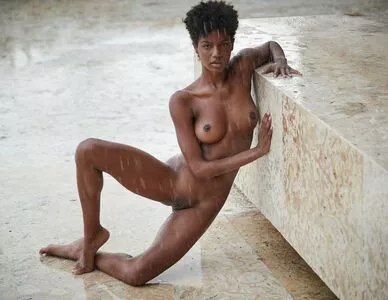 Ebonee Davis / eboneedavis nude photo #0001