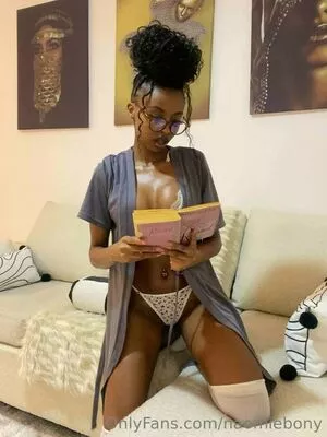 ebonynaomii / ebonynaomi_ nude photo #0008