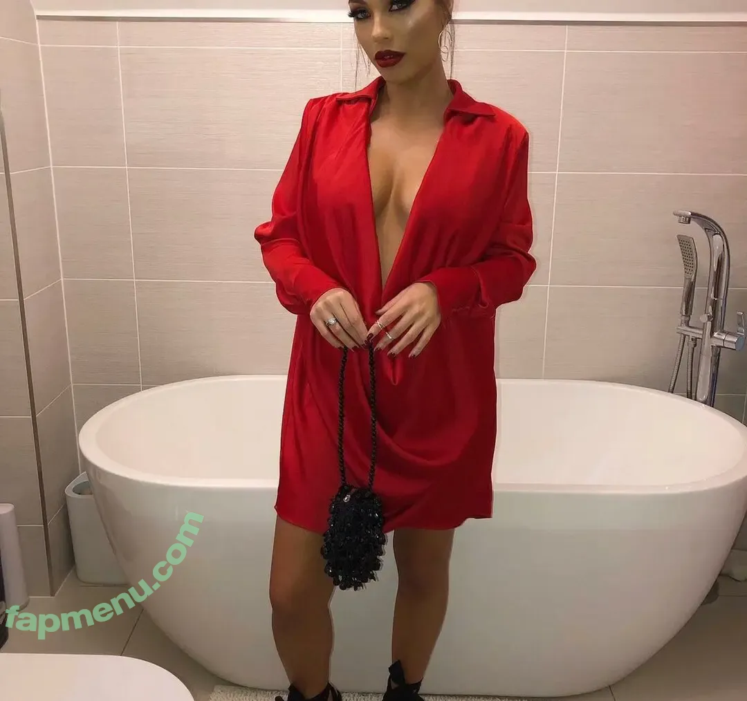edenhollyclarke nude photo #0016 (edennfsw)