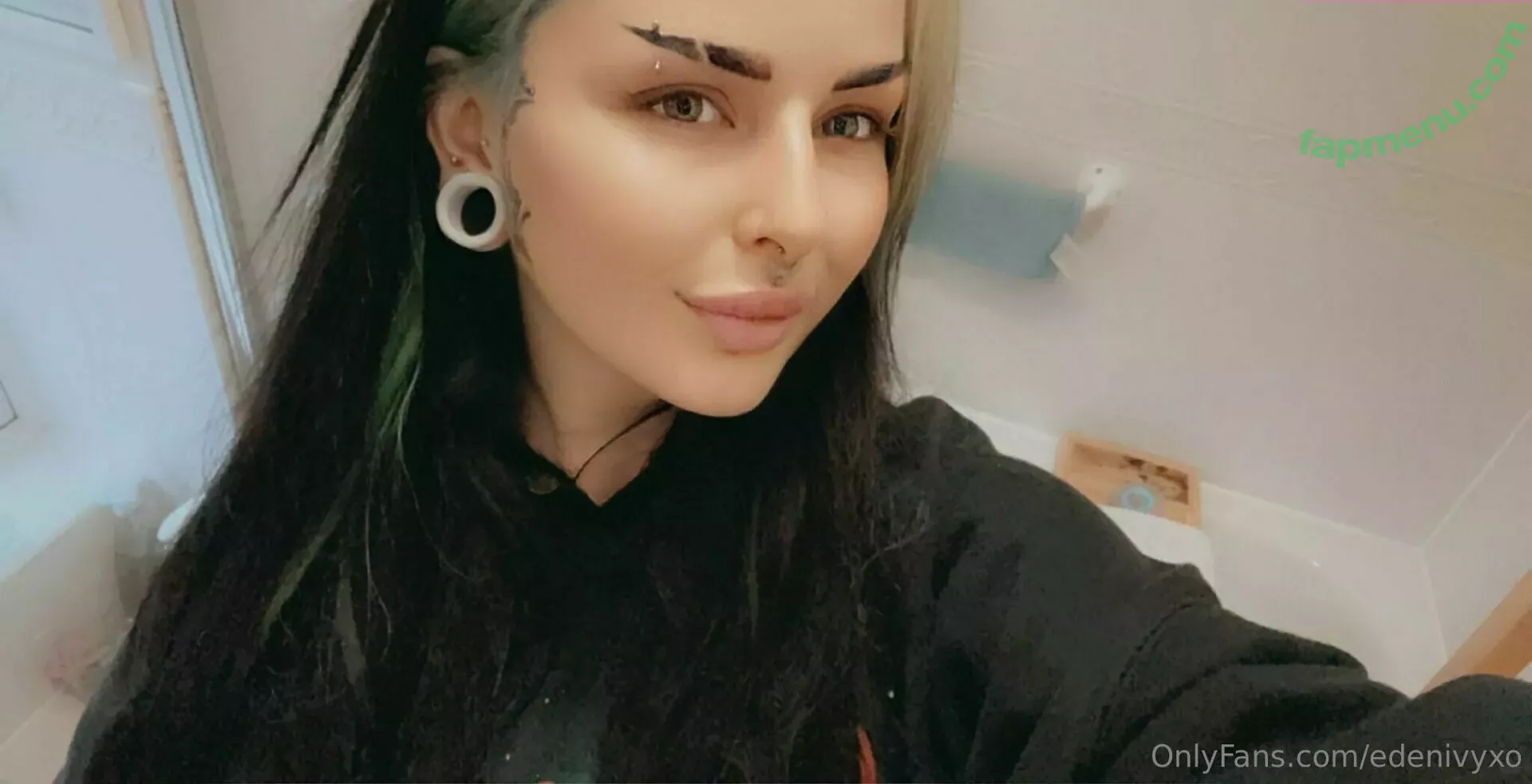 edenivyxo nude photo #0015 (edenivyxx)