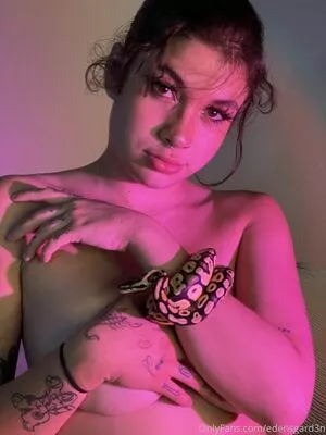 Edensgard3n / diabeticoochie / sativashortie nude photo #0415