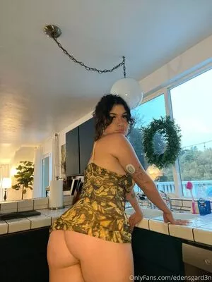 Edensgard3n / diabeticoochie / sativashortie nude photo #0457