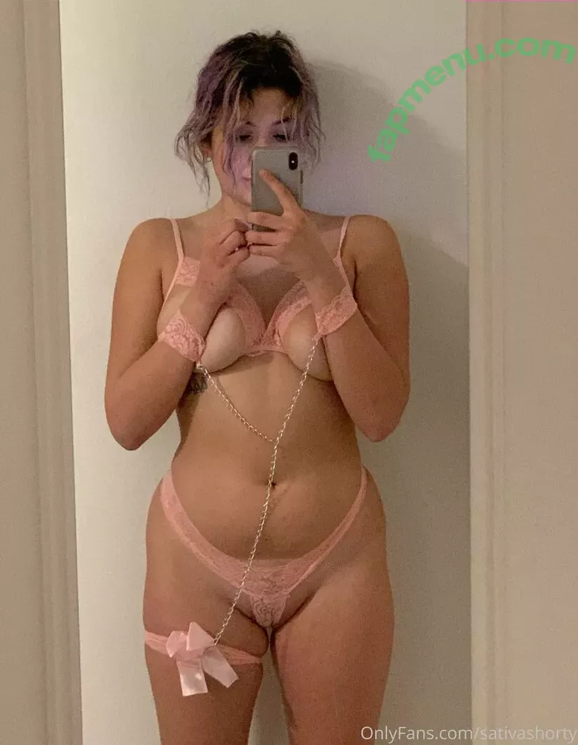 Edensgard3n nude photo #0560 (diabeticoochie / sativashortie)