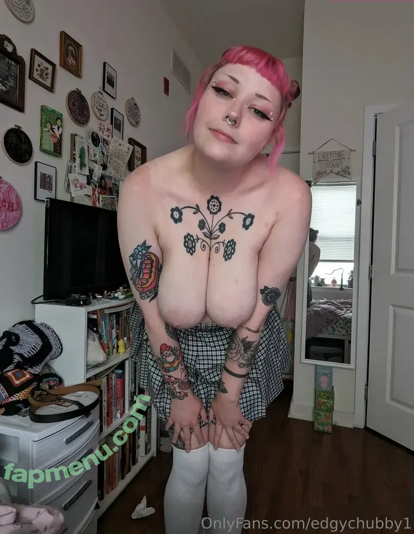 edgychubby1 nude photo #0021 (chubby.bee.designs)