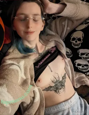 edgykittykat / Knightly / The_Waaa / edgy.kitty nude photo #0041