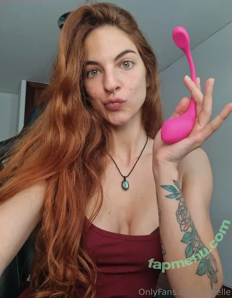 edrielle nude photo #0126 (edrielle_)