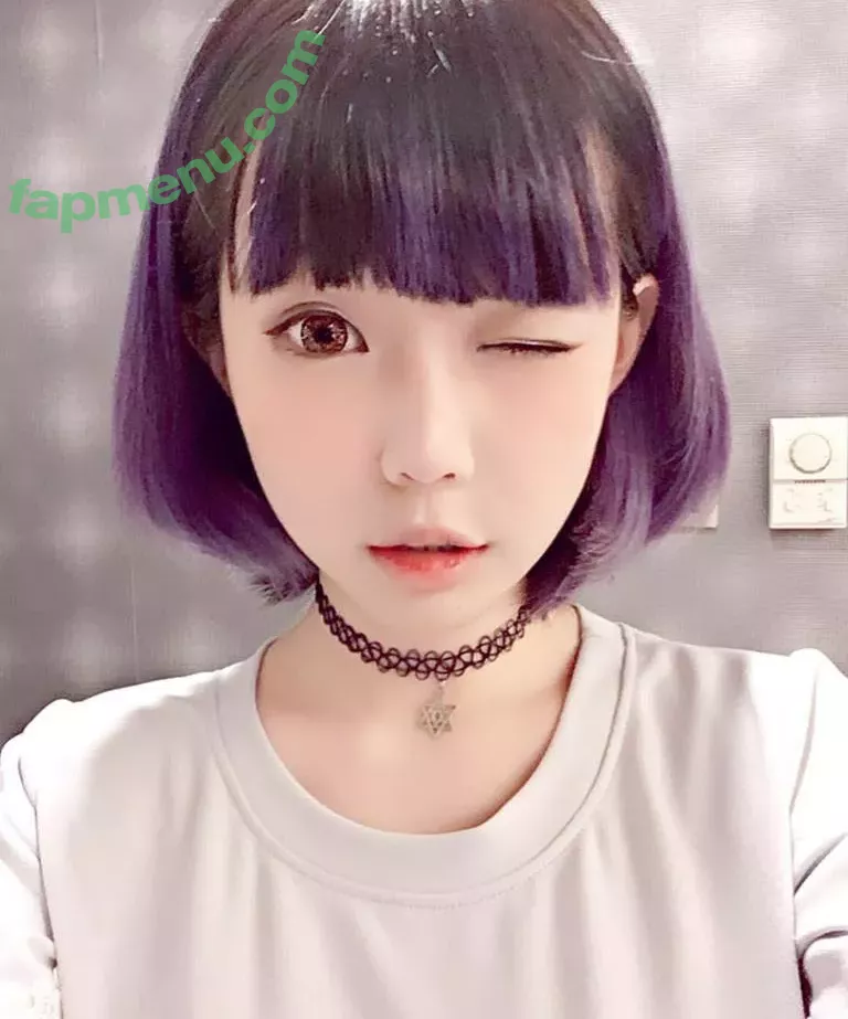 eeelyeee nude photo #0242 (Ely / Ely_eee)