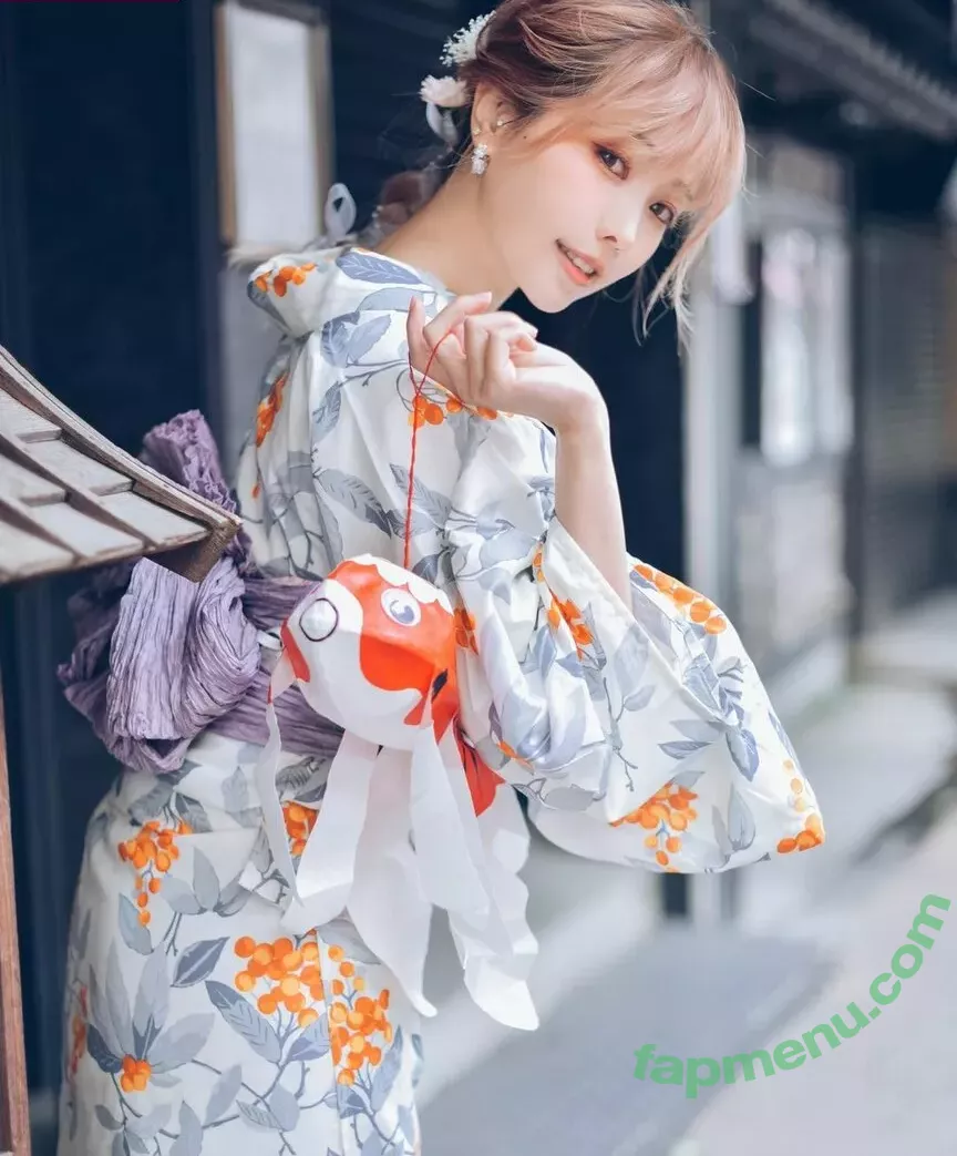 eeelyeee nude photo #0305 (Ely / Ely_eee)