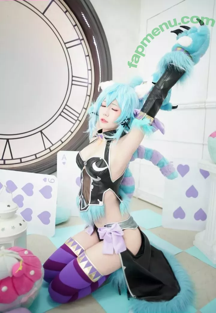 eeelyeee nude photo #0347 (Ely / Ely_eee)