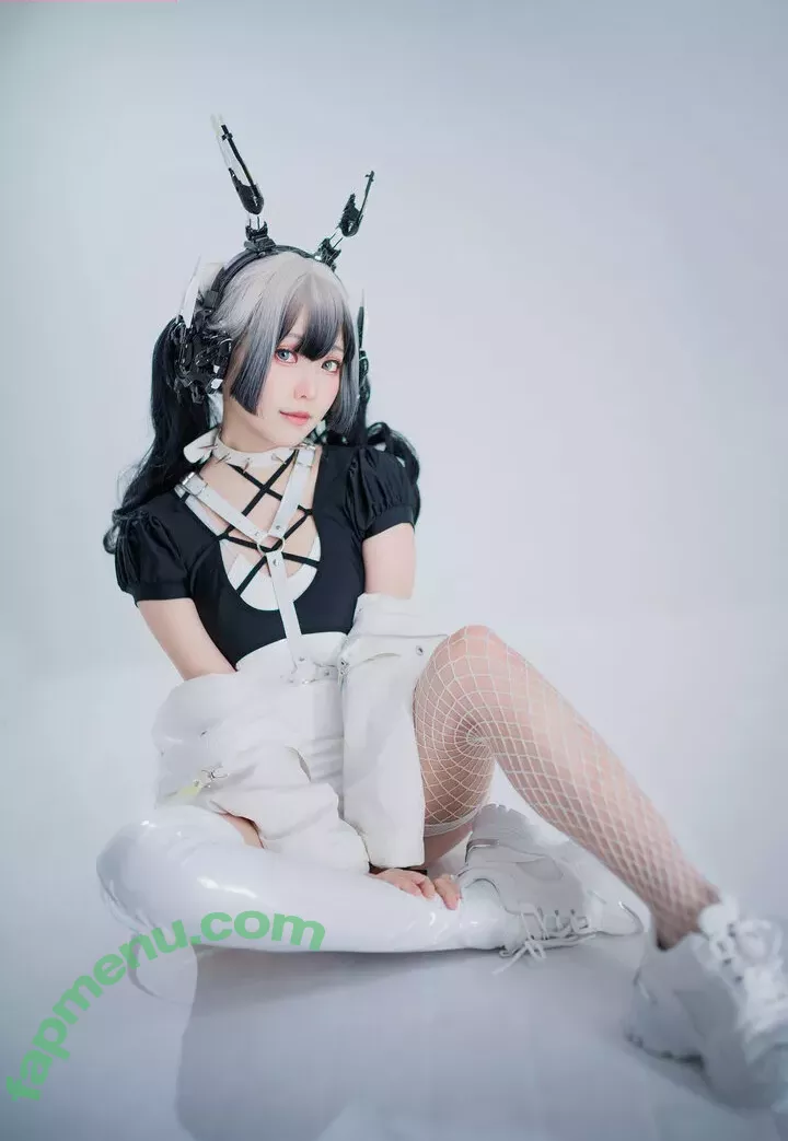 eeelyeee nude photo #0485 (Ely / Ely_eee)