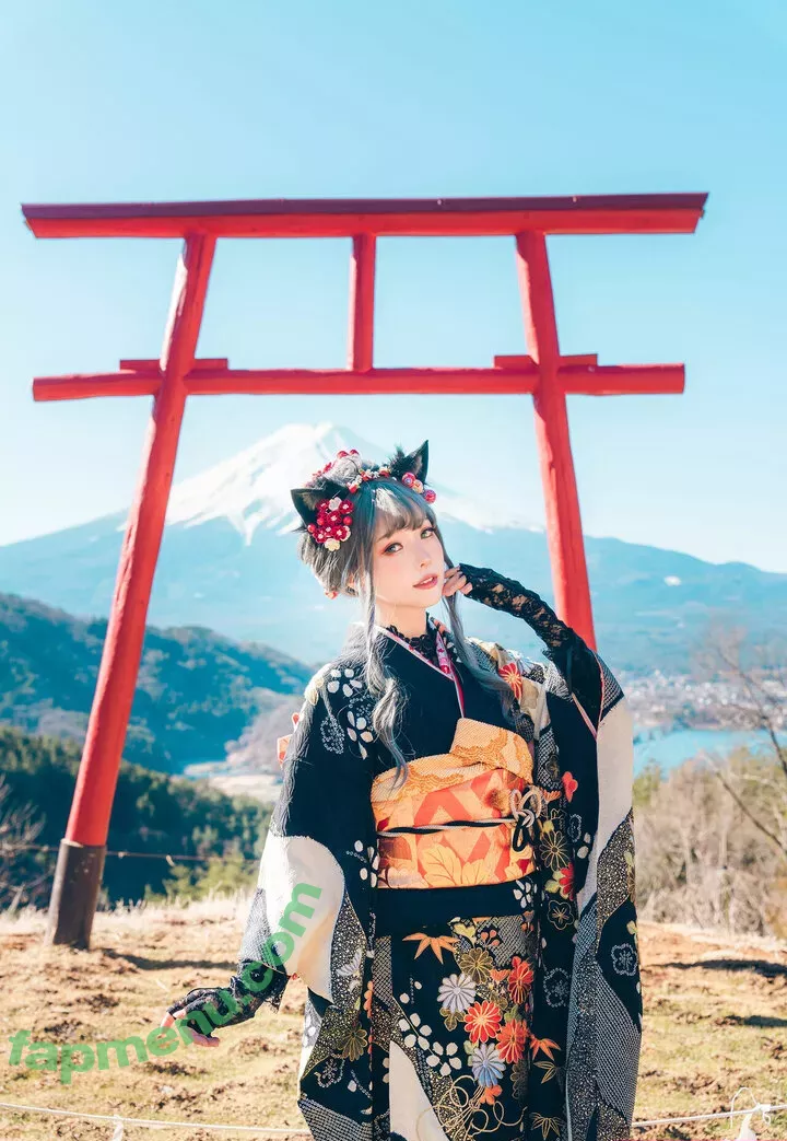 eeelyeee nude photo #0536 (Ely / Ely_eee)