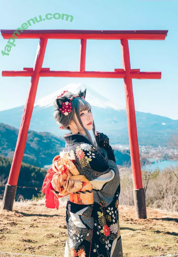 eeelyeee nude photo #0538 (Ely / Ely_eee)