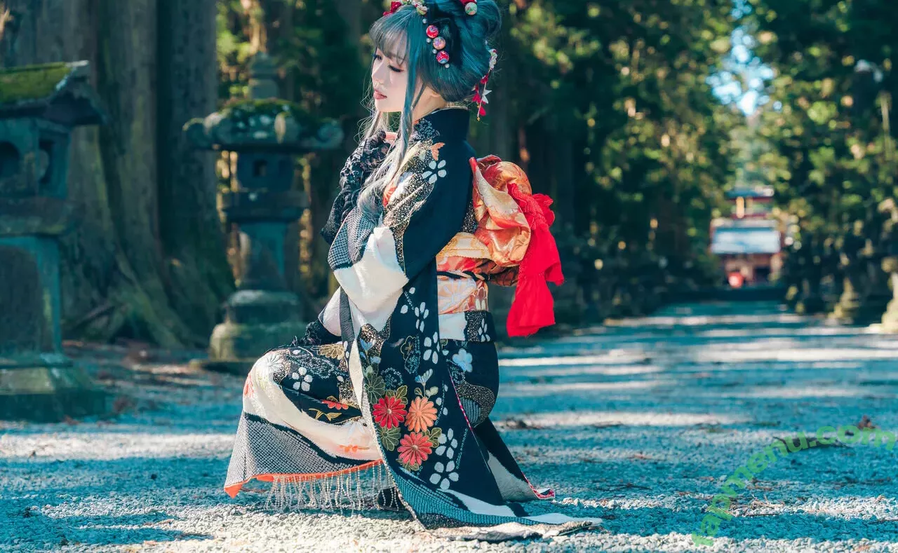 eeelyeee nude photo #0551 (Ely / Ely_eee)