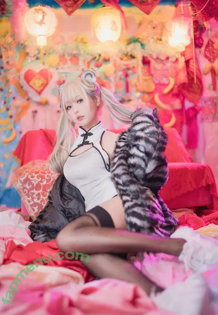 eeelyeee nude photo #0626 (Ely / Ely_eee)