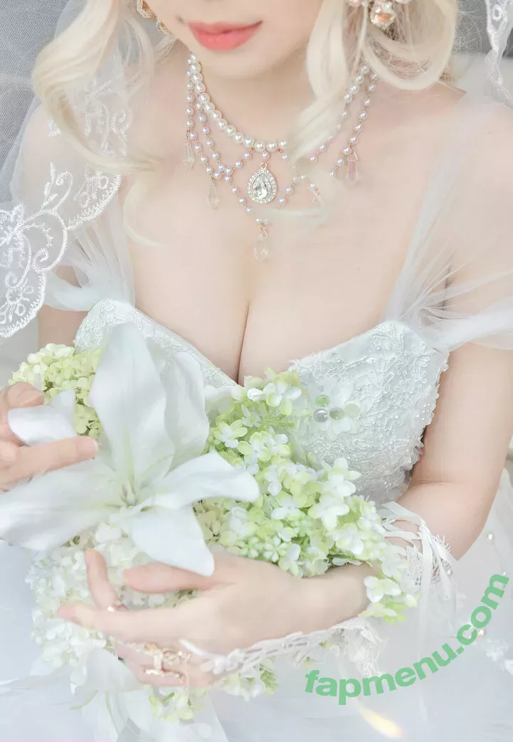 eeelyeee nude photo #0665 (Ely / Ely_eee)